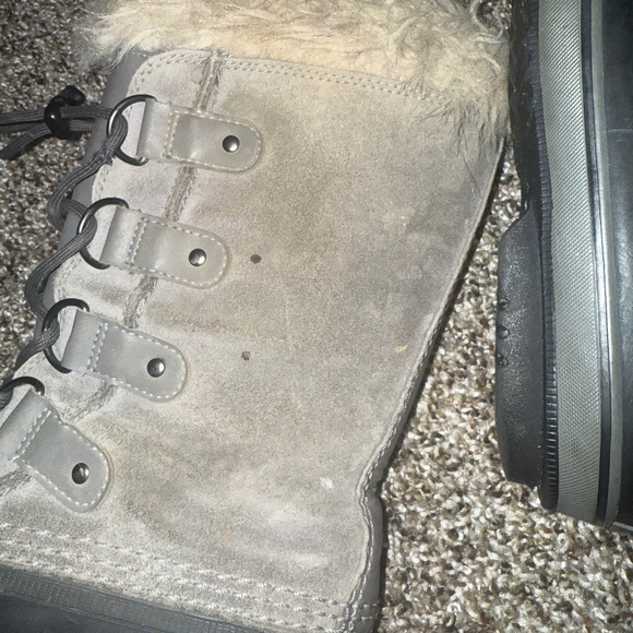 Sorel Boots (see flaws) - Picture 2 of 10